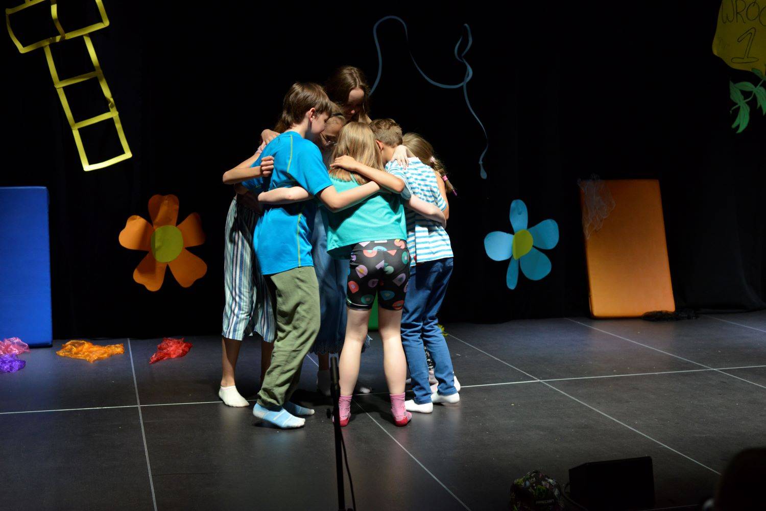 Do zabawy - SZUKAM! - premiera sztuki dziecięcej grupy teatralnej (fot. Karina Lisiecka) 